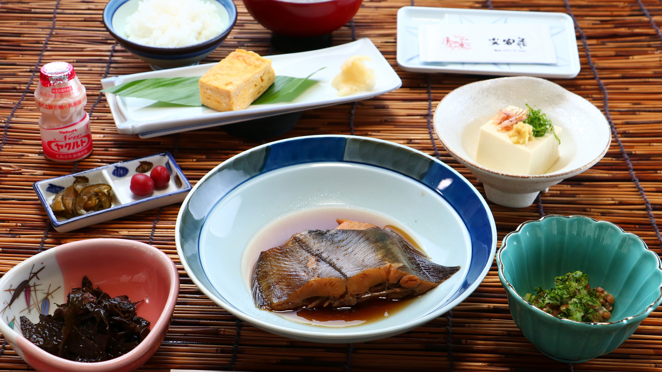 【#朝食】佐渡米を美味しく味わっていただきたい！シンプルにご飯に合うおかずの和朝食。