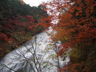 秋の奥日光湯滝