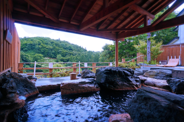 朝の男性露天風呂