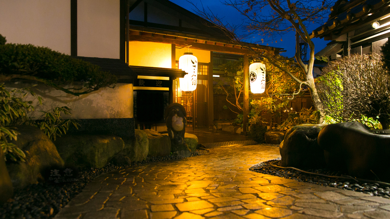 【外観】なぜか、どこか懐かしさを感じさせる風景。昔ながらの日本を味わえる空間がここに