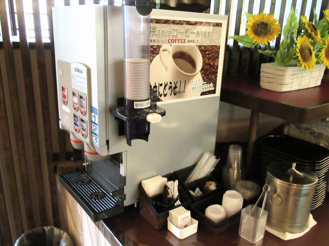 ロビーカフェのコーヒーマシン２