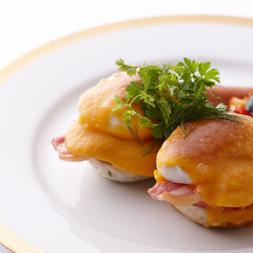 【食事/朝食】エッグベネディクト（料理一例）