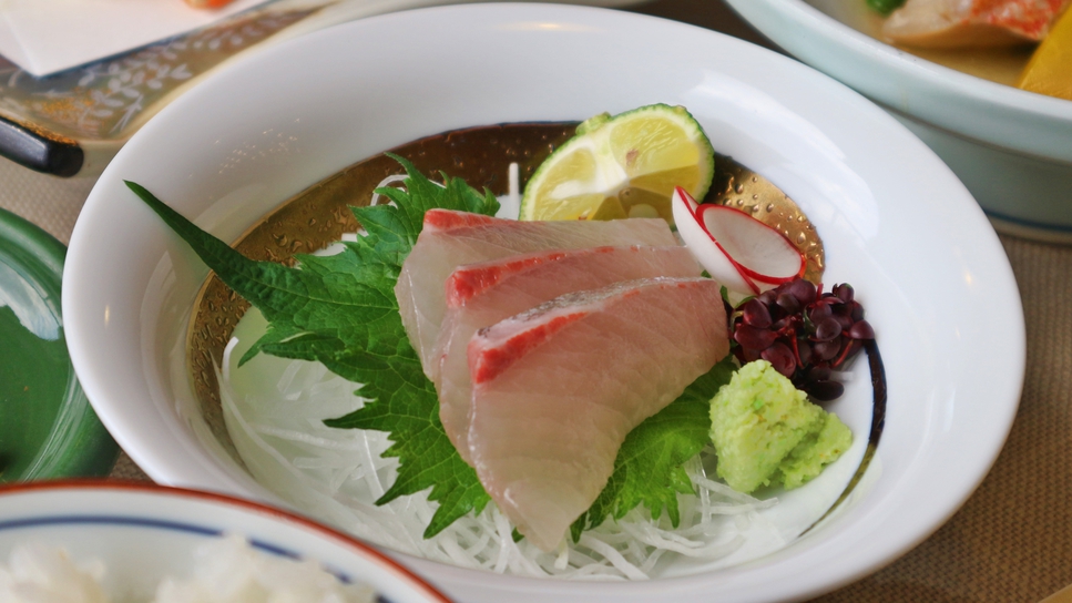 *【夕食一例】新鮮なお刺身