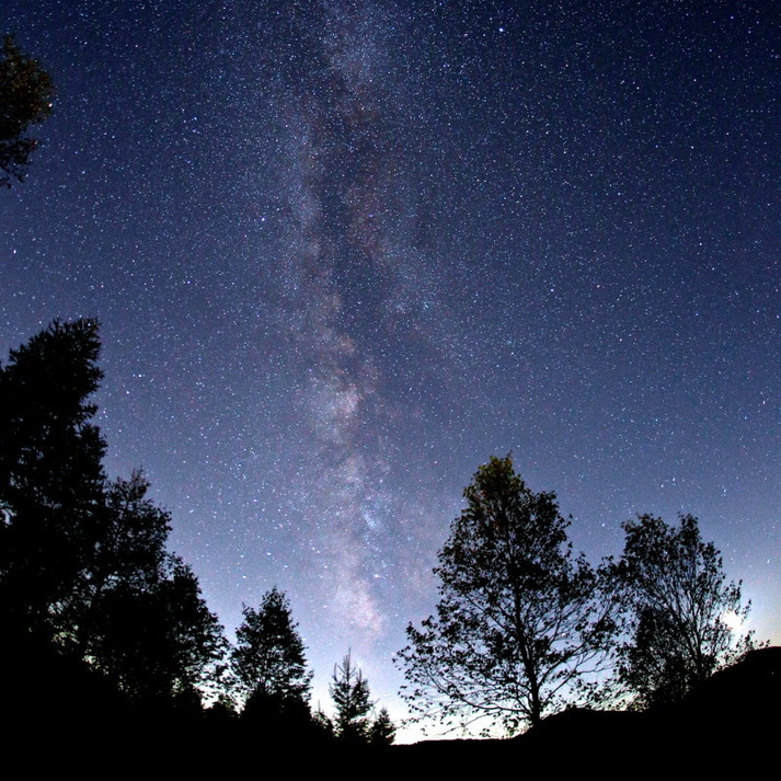 高原の澄んだ空気と3000m級の北アルプスに抱かれた栂池高原の星空&夜景