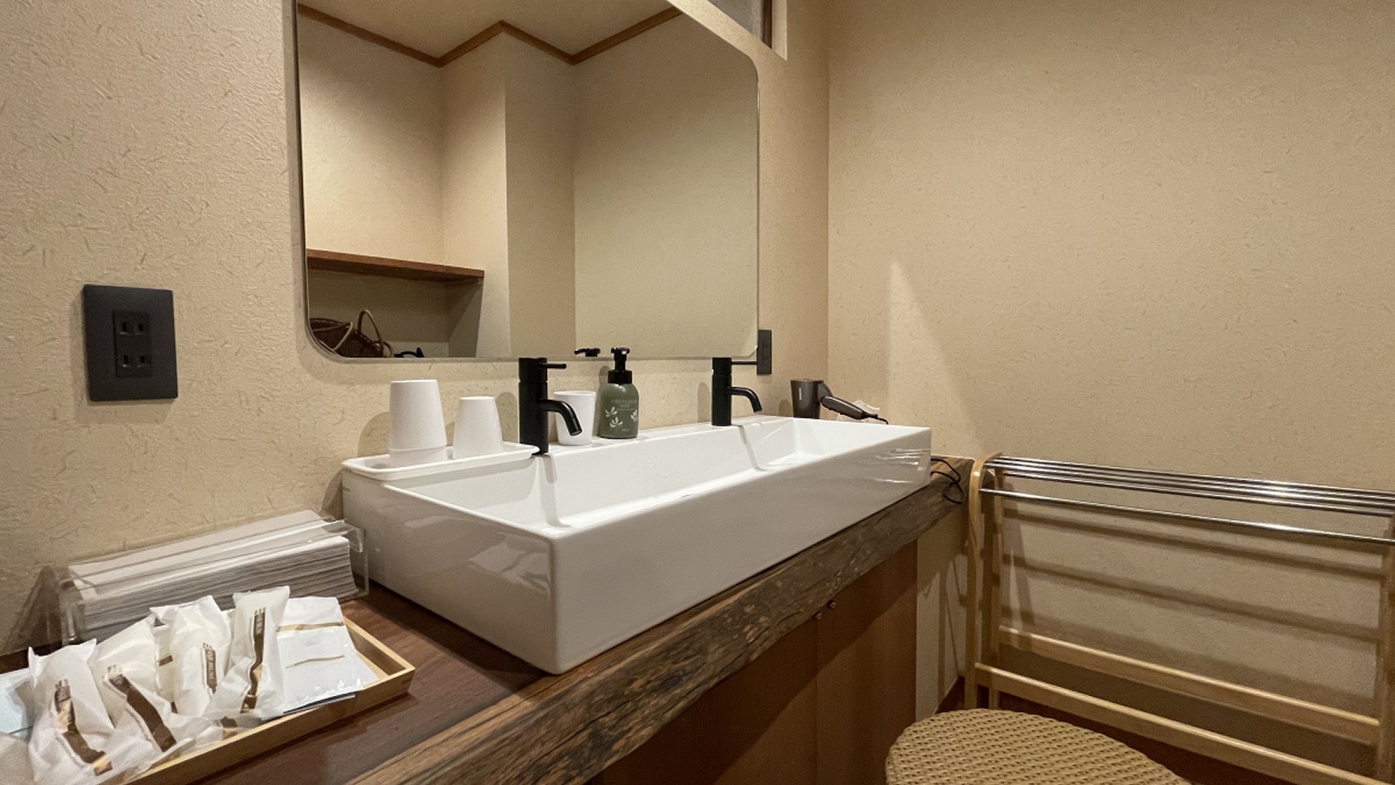 禁煙デザイナーズルーム【悠月（ゆうづき）】パウダールーム※トイレは２か所御座います