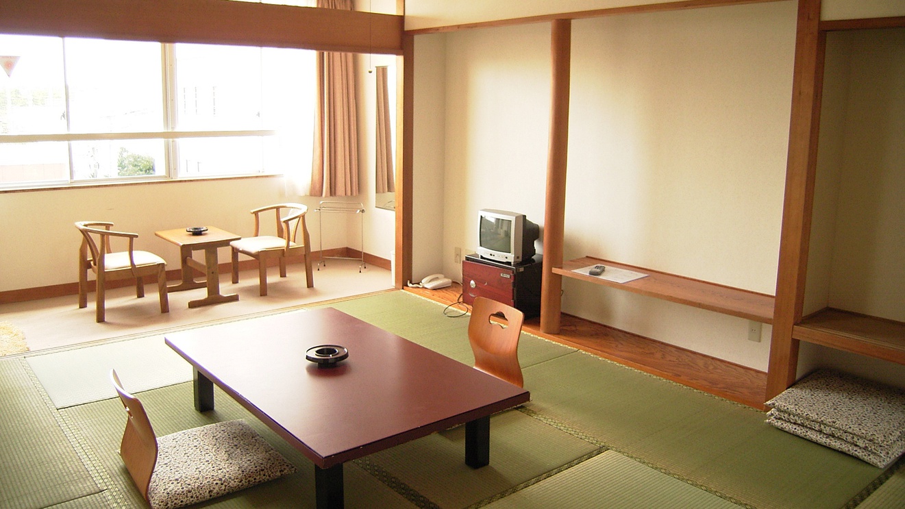 *本館客室一例/落ち着いた雰囲気のシンプルな和室です。