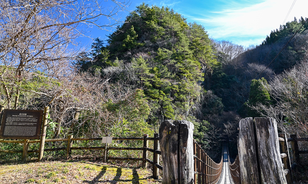 *【樅木の吊橋（もみぎのつりばし）】紅葉の名所としても知られている五家荘の観光スポットです。