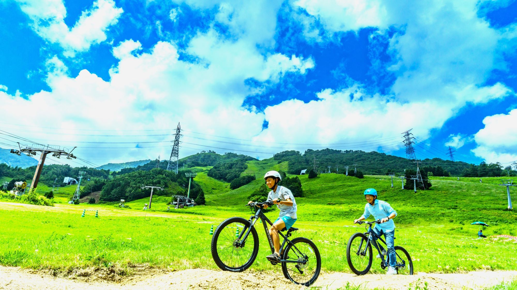 大自然を疾走する快感。これが、マウンテンバイクの醍醐味。①