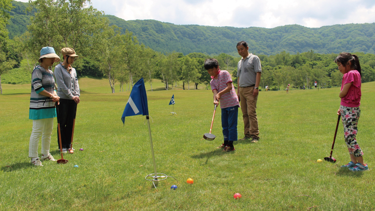 【グラウンド・ゴルフ】今人気のアクティビティ！ルールが簡単で三世代で一緒に遊べます♪