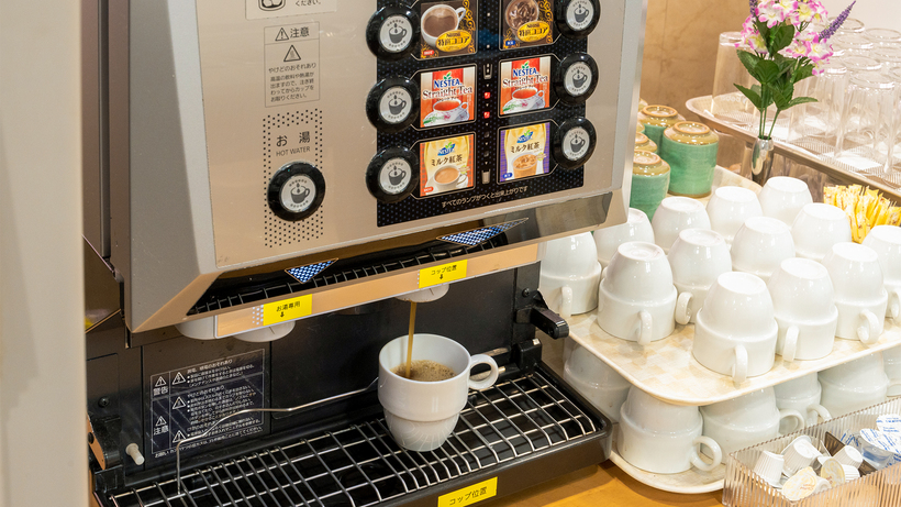 朝ごはん時はドリンクバーも無料サービス！何杯でも飲み放題