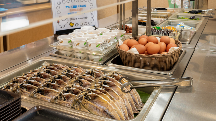 養鶏場直送の新鮮卵に伊東名物「あじの干物」も無料です。