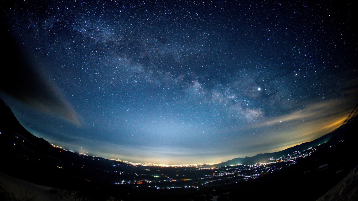 雫石銀河ロープウェーから眺める星空と盛岡の夜景