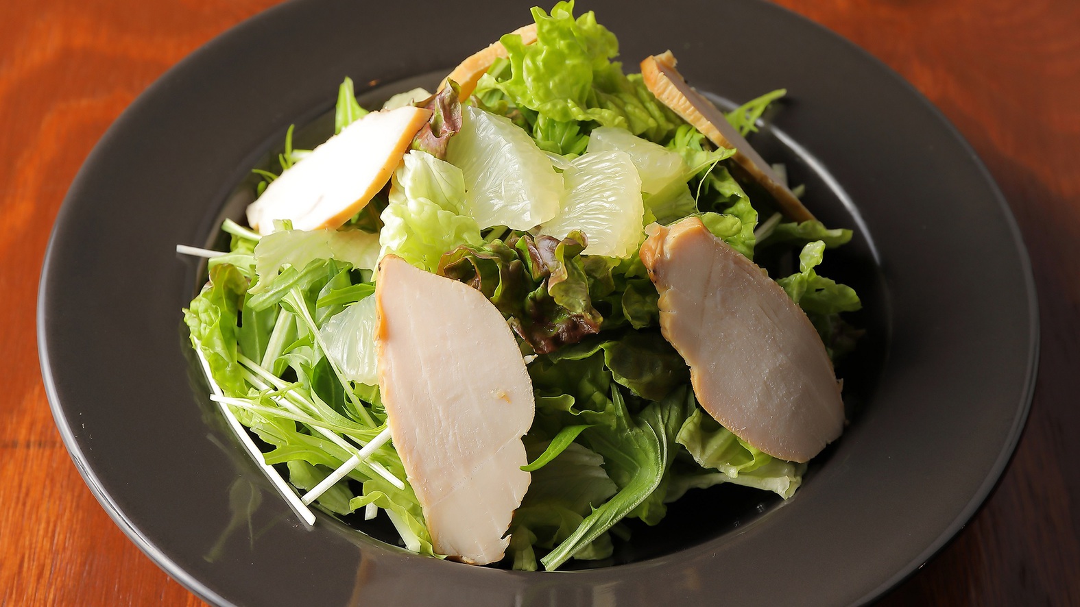 【ディナー】鶏むねスモークチキンのサラダ