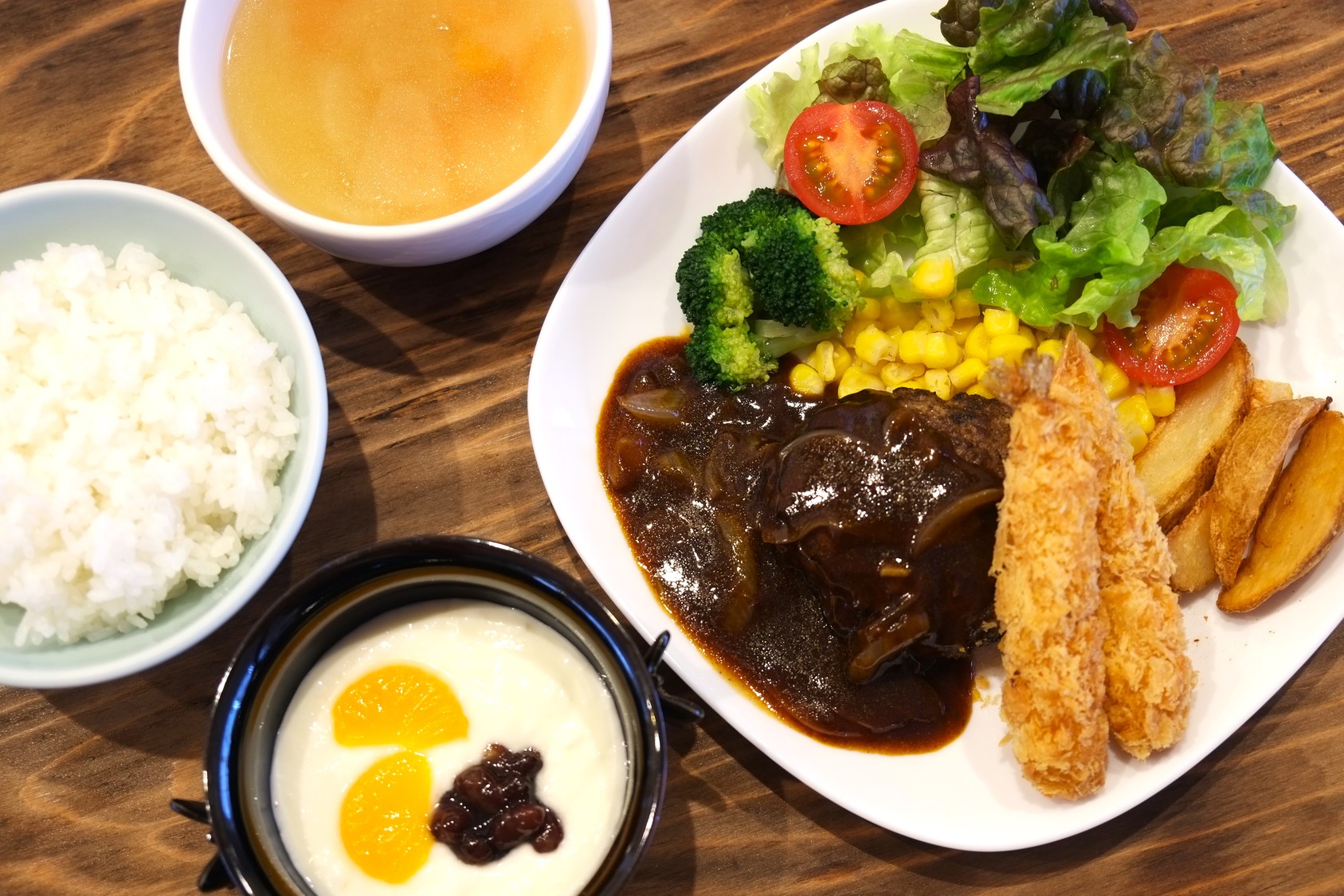 小学生のお子様向けご夕食です。