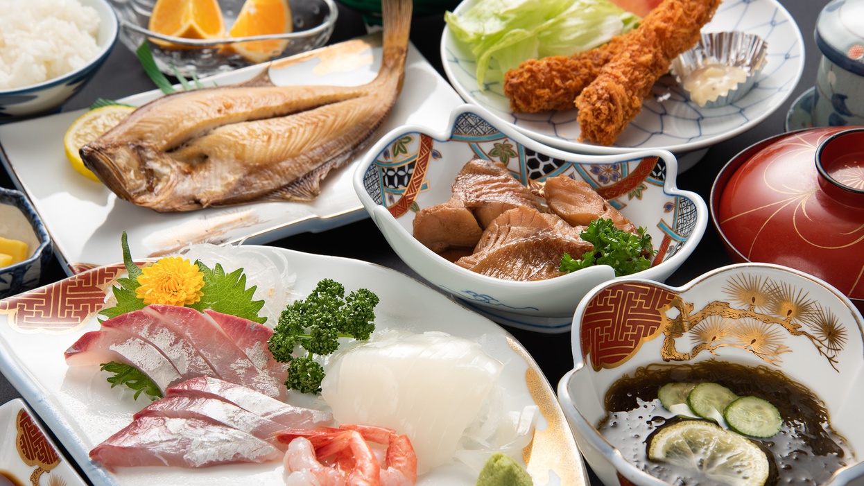 *【料理】スタンダード夕食一例ボリューム満点の夕食をお腹いっぱいお召し上がりください♪