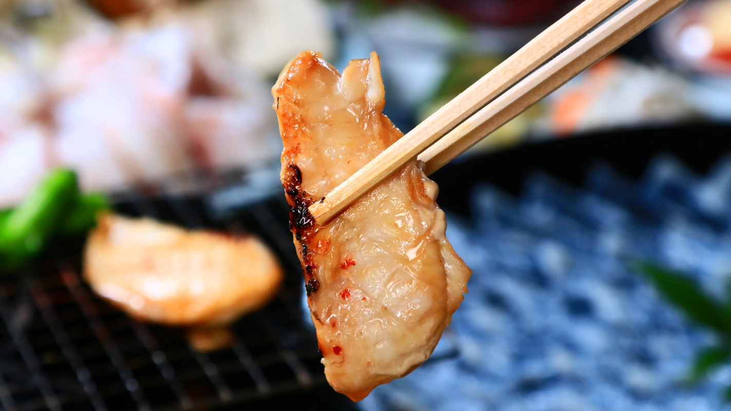 ふぐ福ふぐ焼きは旨味がギュッとつまった一品です。