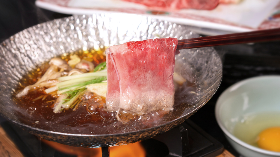 【道産牛すき焼き】口の中でとろける肉の旨味と、新鮮野菜のマリアージュ
