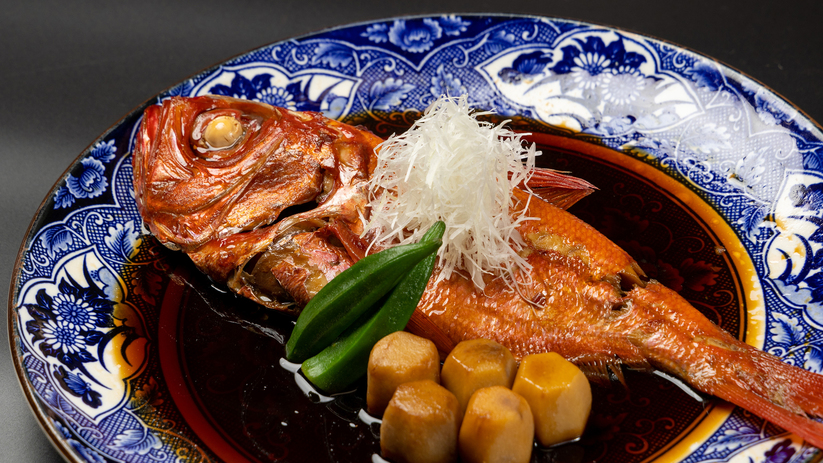 彩り海鮮膳（一例）伊豆七島産金目鯛の煮付け