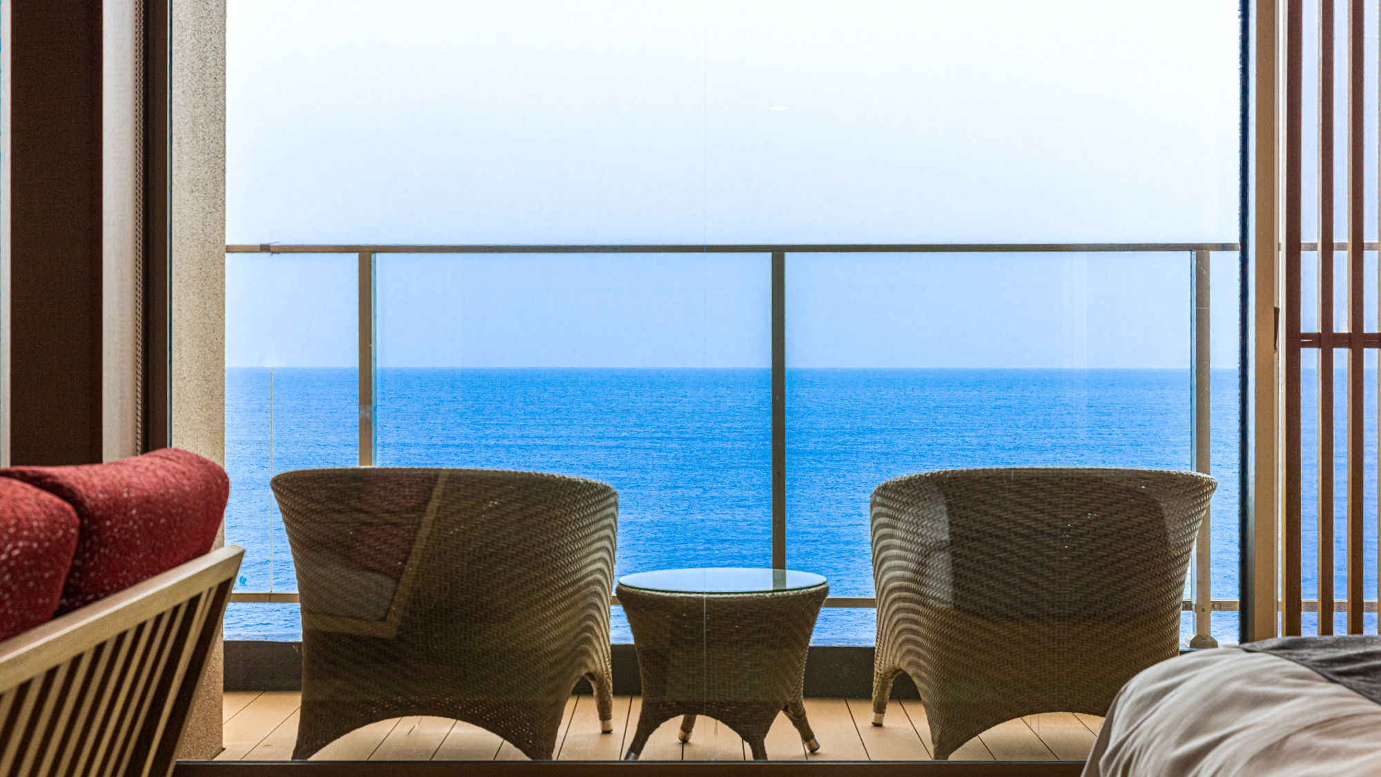 温泉掛流し露天風呂付絶景スイート『暁』