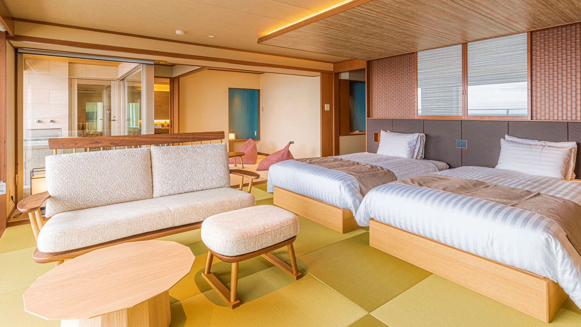 温泉掛流し露天風呂付絶景スイート『紬』