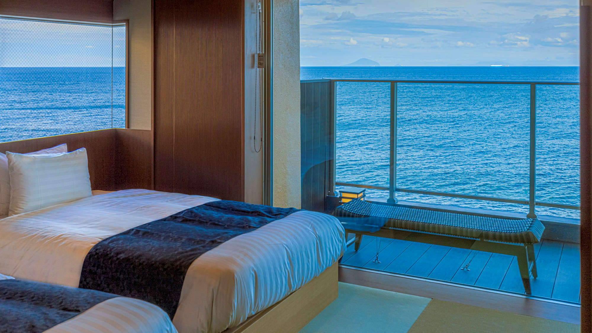 温泉掛流し露天風呂付絶景和モダン『心静』