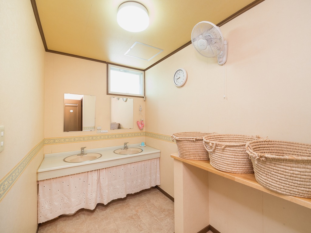 Pension Hummingbird Pension Hummingbird is a popular choice amongst travelers in Nasu, whether exploring or just passing through. The property offers a wide range of amenities and perks to ensure you have a great time. S