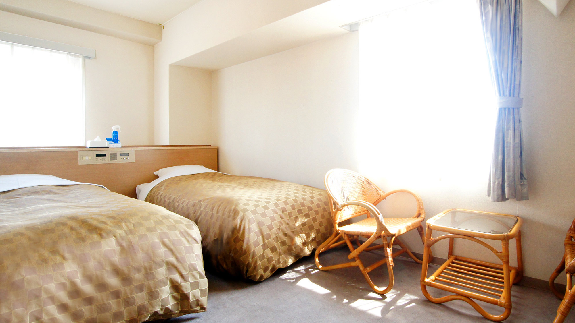 ツインルーム ベッドが2台に広々としたお部屋 観光旅行に最適♪