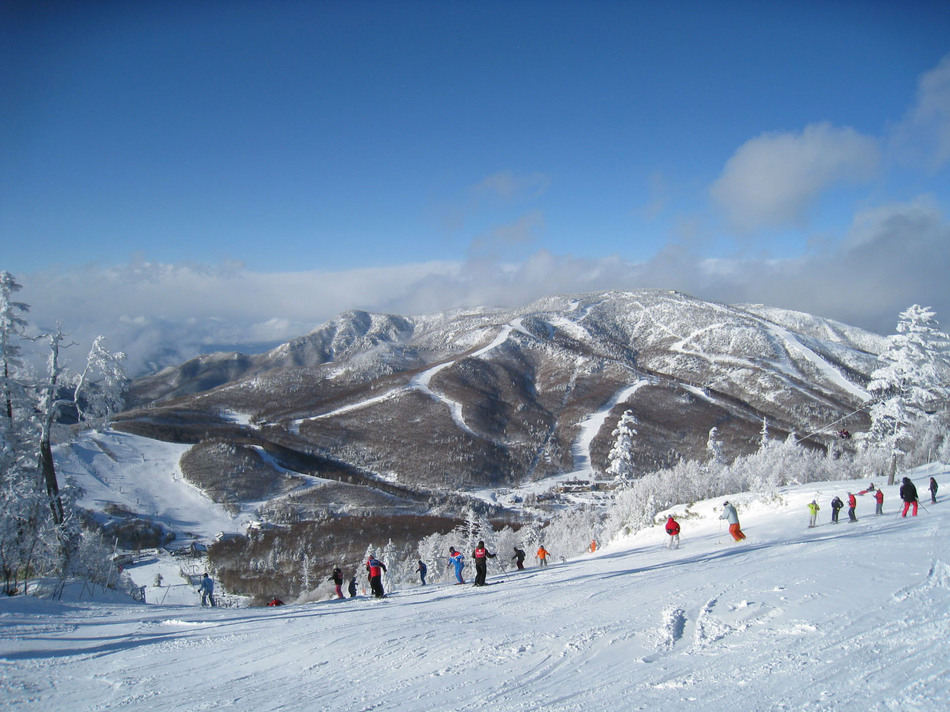 志賀高原（車90分）冬はスキーパラダイス。グリーン期は絶景のドライブルート