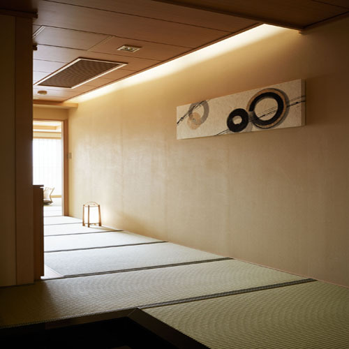 入口【温泉露天風呂付客室】富士山を望む和室１２.５畳