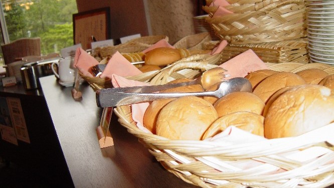 【朝食はパン派という方に】〜近くの朝里クラッセホテルで朝食バイキング♪〜