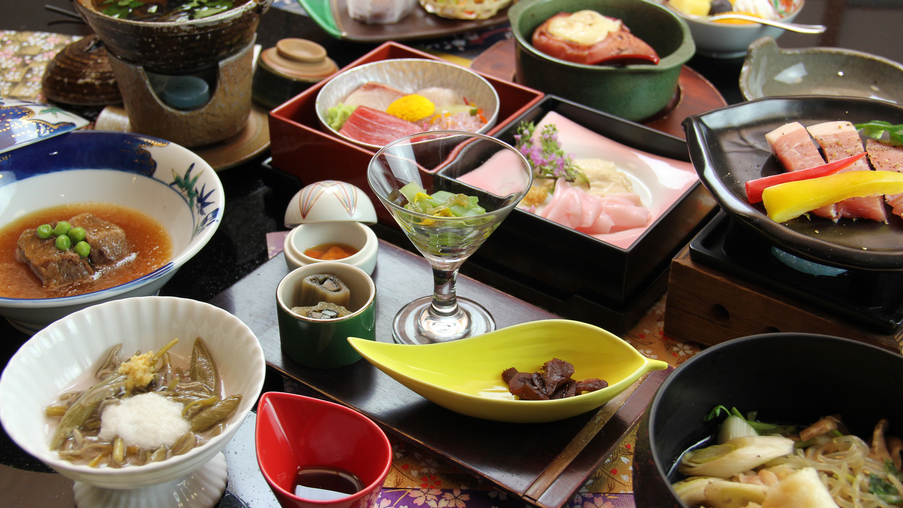 夕食秋田グルメ会席（料理イメージ）