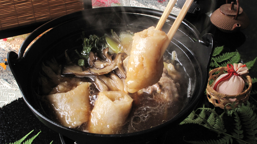 夕食秋田郷土料理のきりたんぽ鍋は比内地鶏の出汁が染み込んだ逸品（料理イメージ）