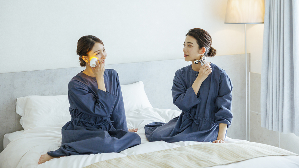 【アメニティ】美顔器やリフトブラシなどもご用意。サロンクオリティの美しい肌へ。