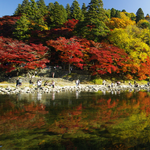 【香嵐渓・巴川の水鏡】