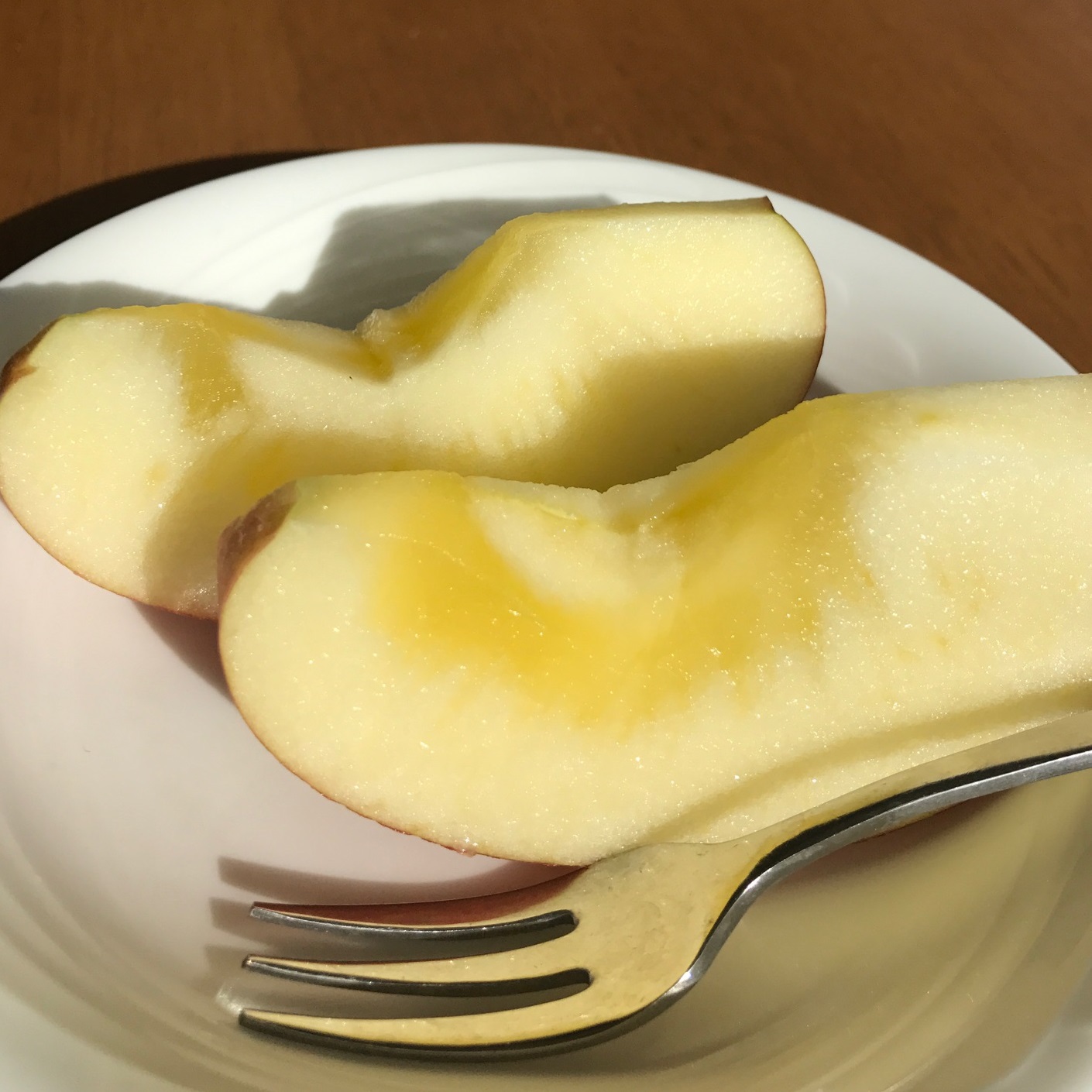 【お食事の一例】大人気！ケルンの畑で採れたりんごふじパリッと蜜たっぷり
