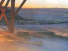 お車で2分。よませ温泉で大人気展望露天風呂【遠見乃湯】