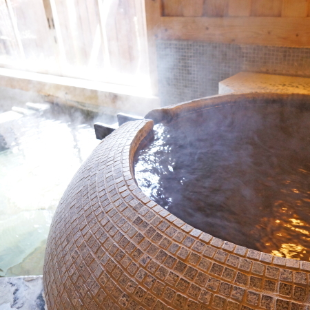 【懿徳（いとく）】和室６畳と４畳半、五右衛門風呂付客室