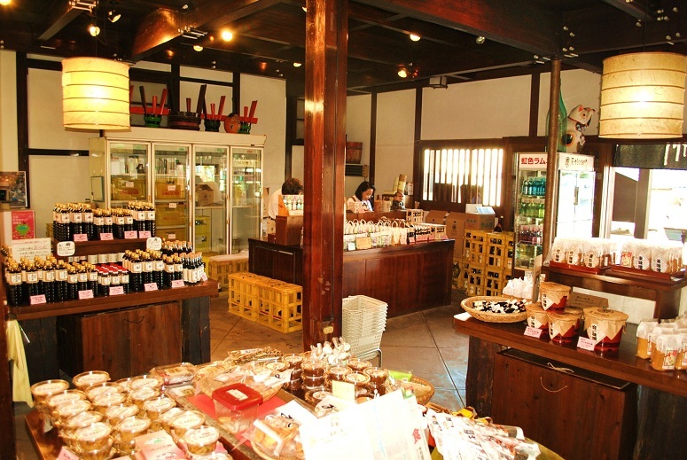 原次郎左衛門店内