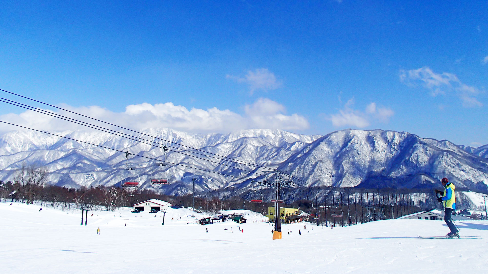 【周辺観光】当館は国道148号線沿いにあるため、白馬山麓の各スキー場への移動も便利です。