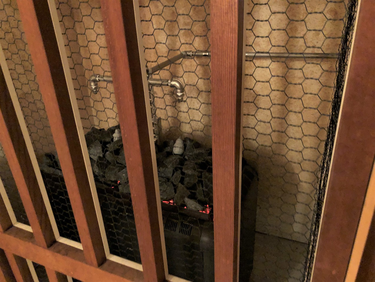 男性専用入浴施設「サウナ亀の家」オートロウリュ