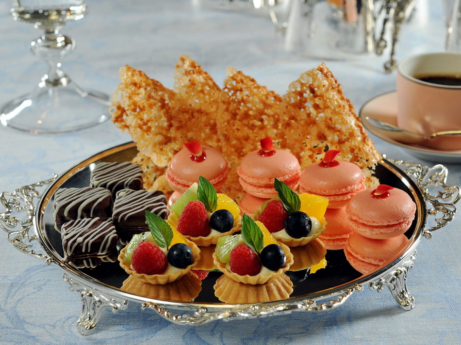 プティフール食後のコーヒーと共に