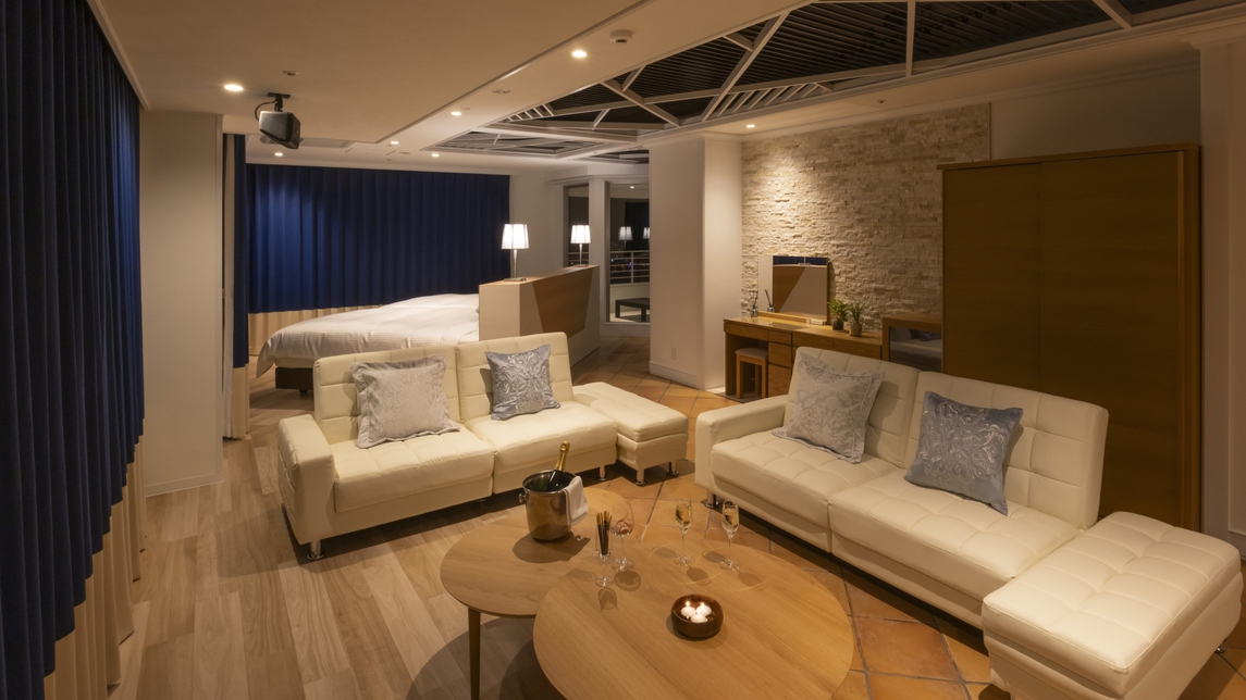 【33階ペントハウス】リビングルームはプライベートとくつろぎを大切にした上質な空間