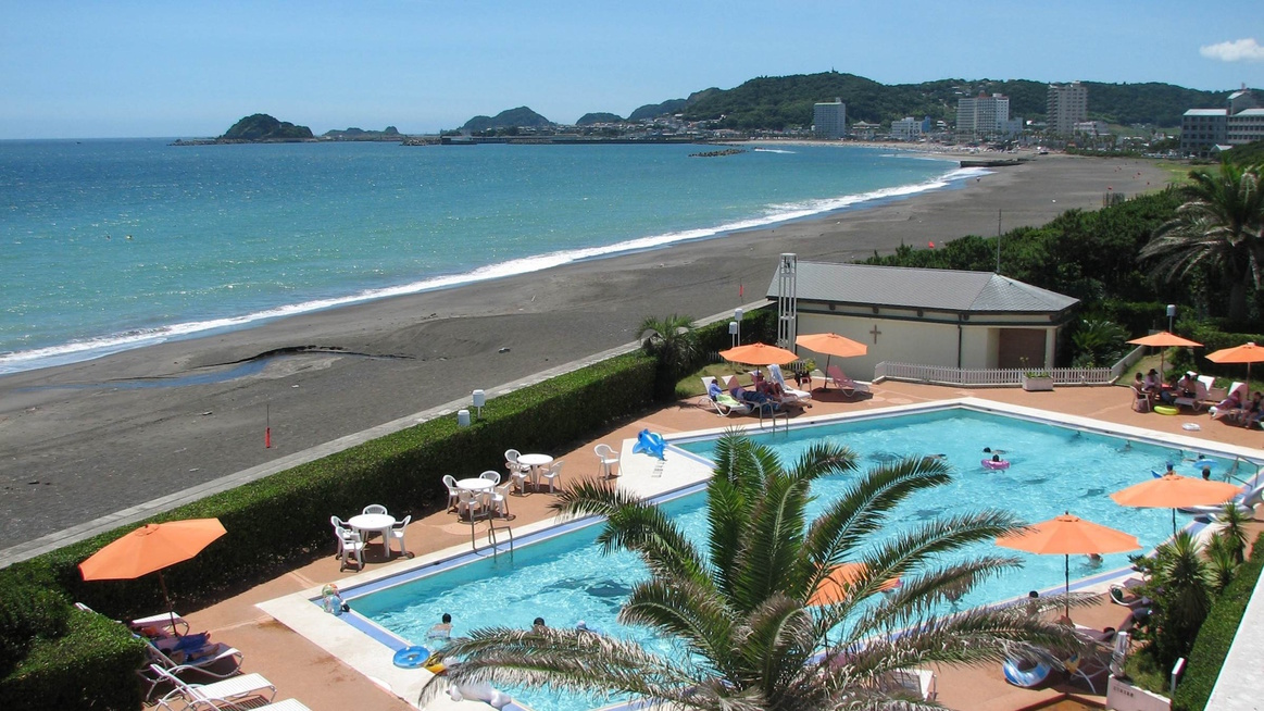 海もスグそこ！鴨川グランドホテル併設プール※夏期限定