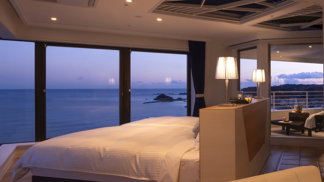【33階ペントハウス】時間によって変わる空と海を眺めながらゆったりとした上質な空間でお過ごしください