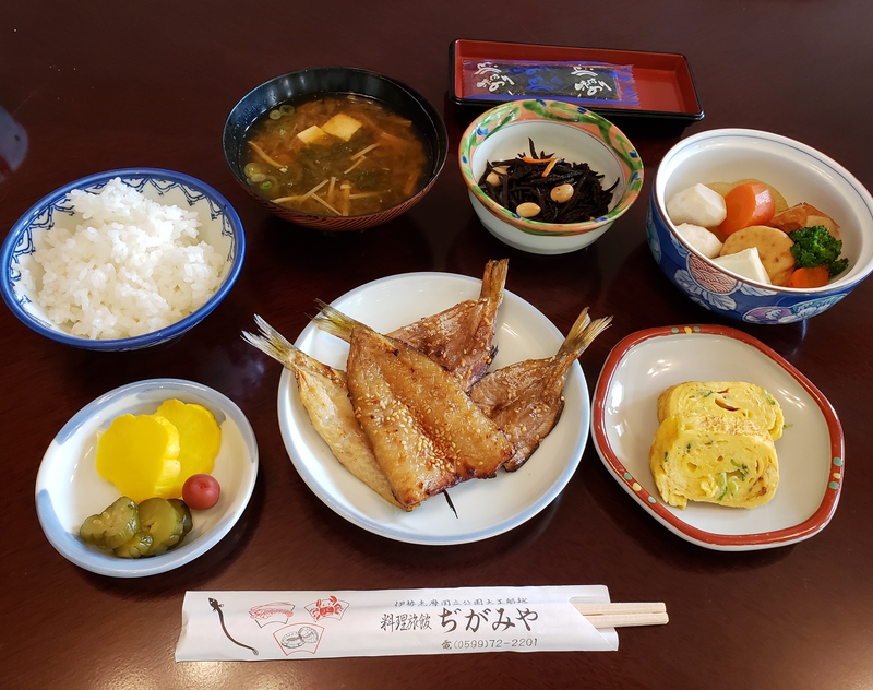 朝食