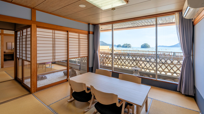 お部屋【禁煙 ツイン＋6畳＋8畳和室】波織音（寿苑）／広めのベッドルームを備えた客室／ご家族に人気