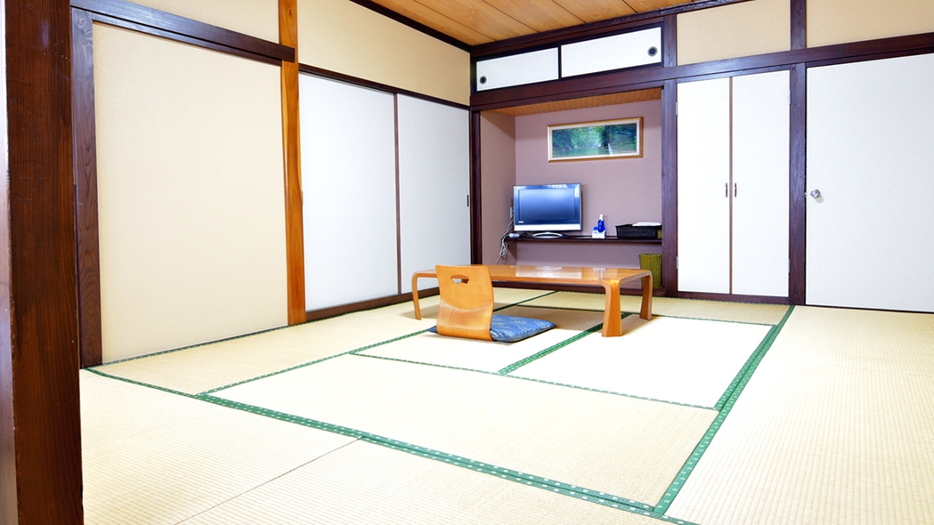 *【部屋一例】8畳の和室は落ち着いた雰囲気で、ゆったり過ごすにはちょうどいいです♪