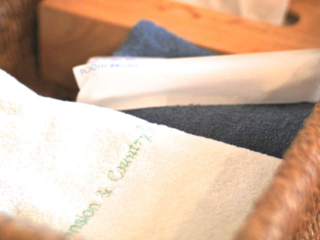 【共通アメニティ】バスタオル、フェイスタオル、歯ブラシ、ティッシュのご用意がございます。