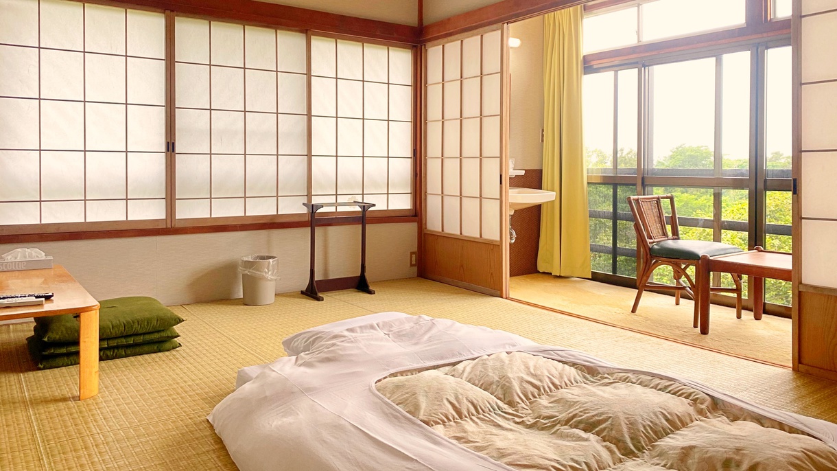 *【部屋一例（10畳）】和室6畳〜10畳のお部屋にご案内いたします。