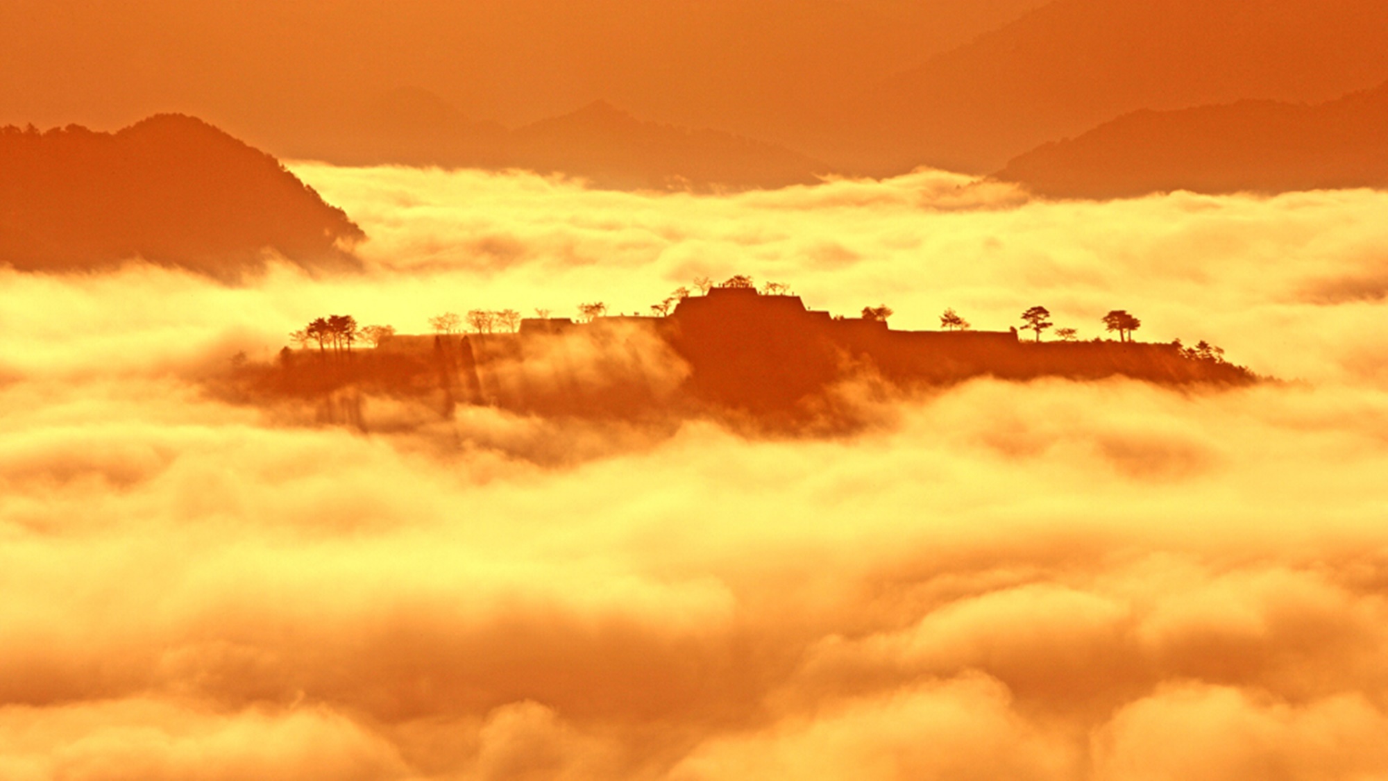 *【竹田城】雲海を見るためには、秋から冬にかけての早朝がオススメ